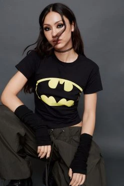 Batman Logo Graphic Fitted T-Shirt