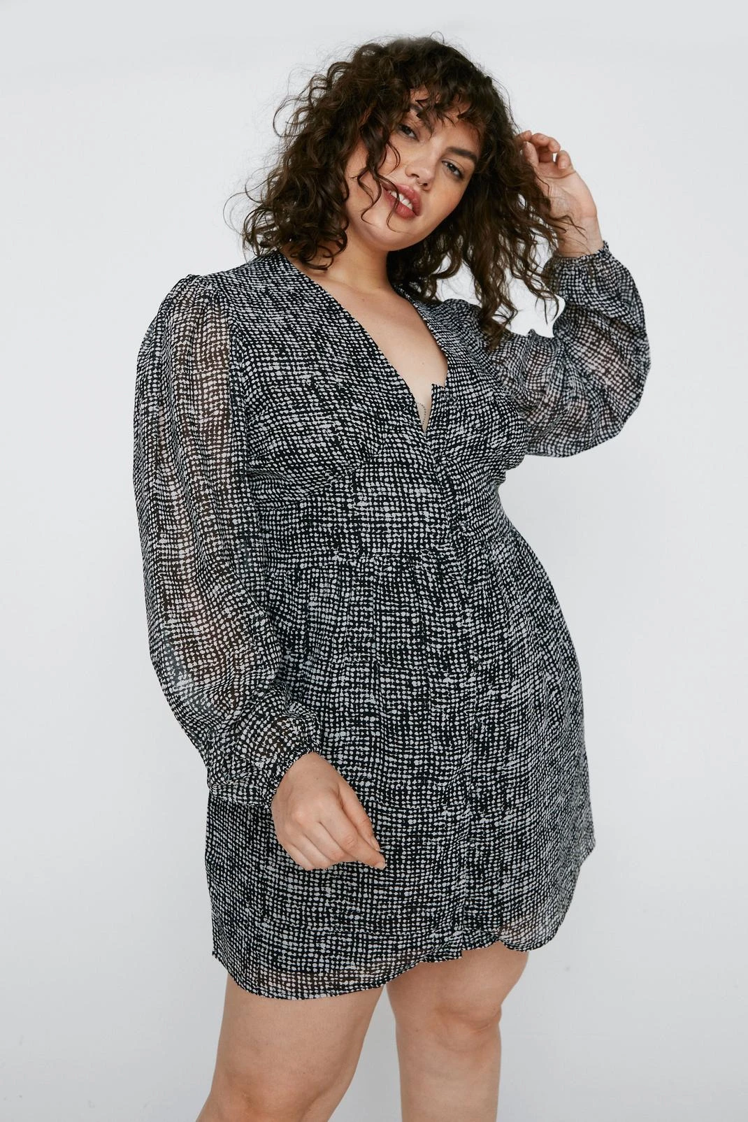 Plus Size Abstract Balloon Sleeve Mini Dres - Image 4
