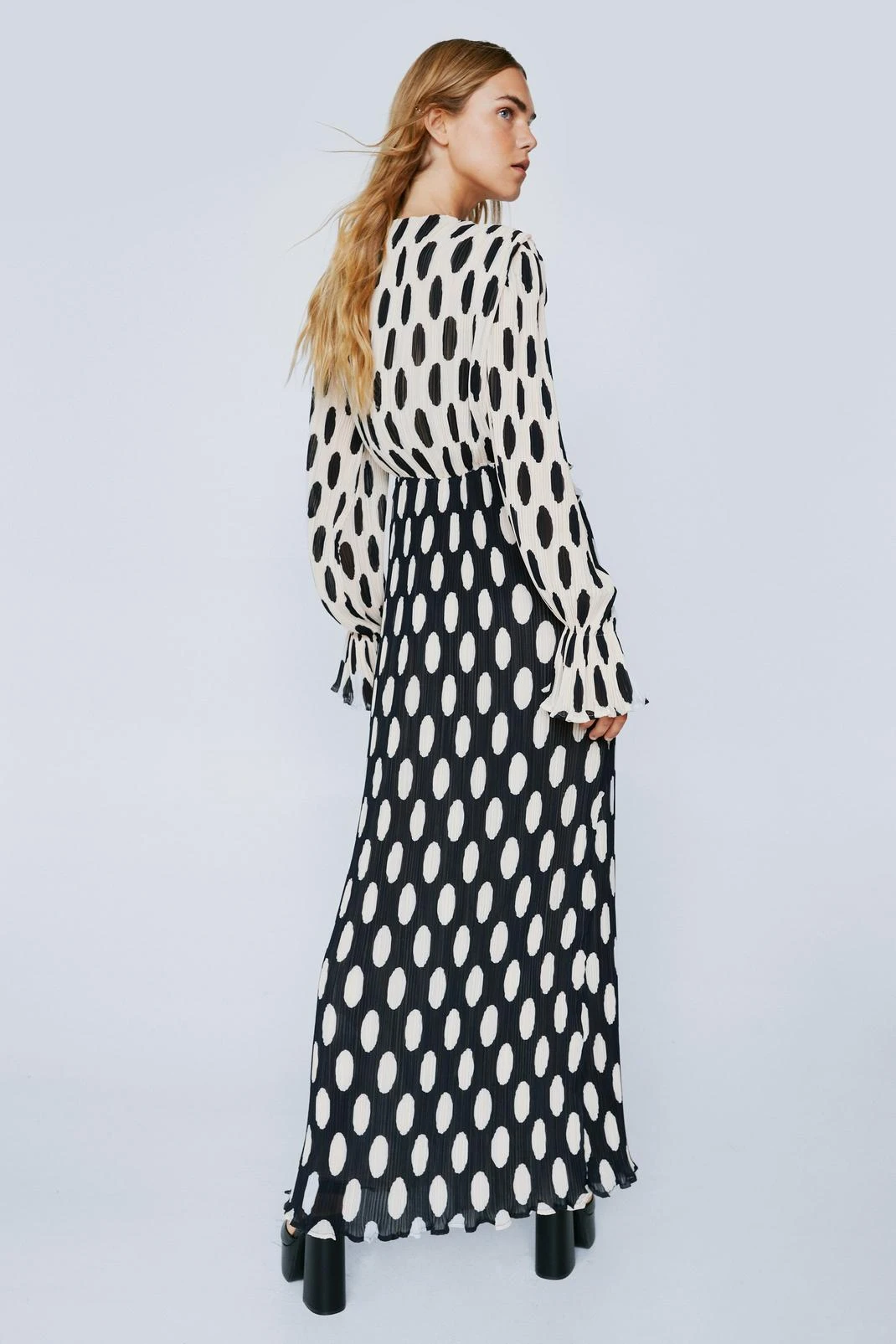 Polka Dot Print Pleated Maxi Dress - Image 3