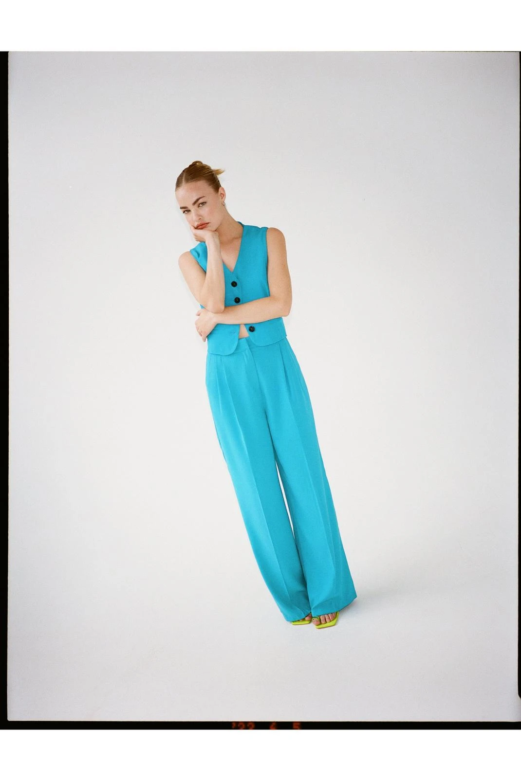 Cropped Tailored Button Down Vest - Image 8