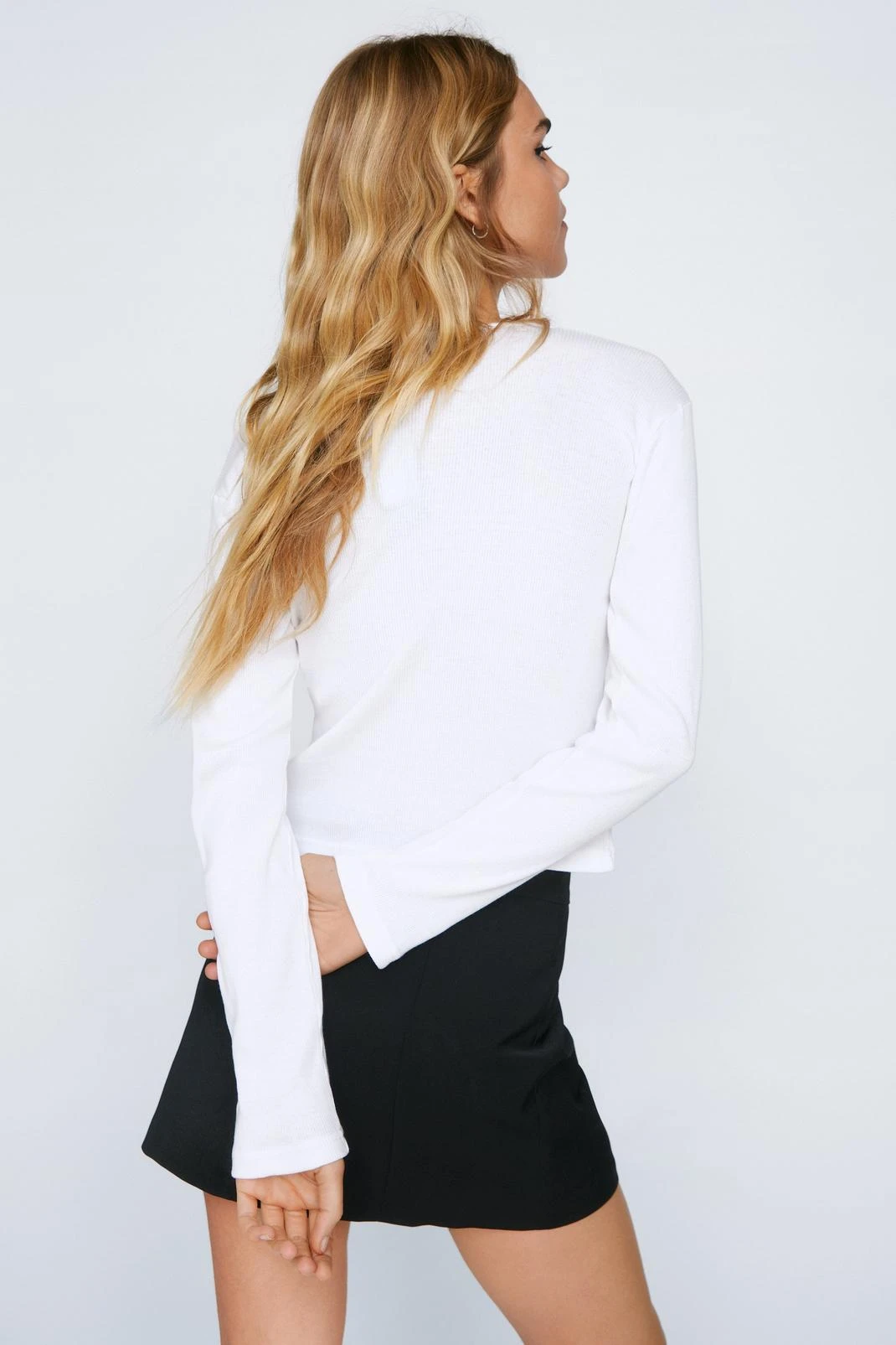 Ribbed Fitted Long Sleeve Scoop Neck T-shirt - Image 3