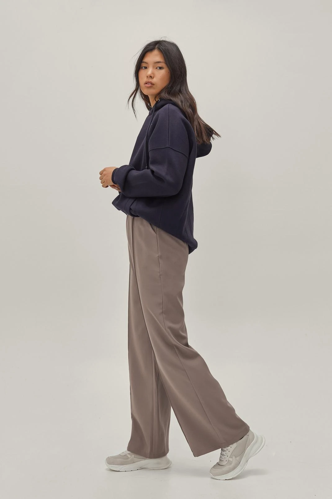 Pintuck Detailed Wide Leg Tailored Pants - Image 10