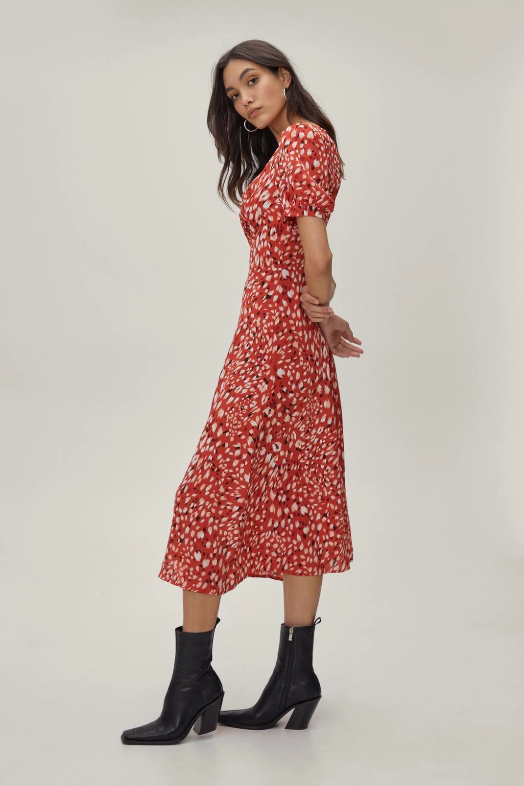 Sweetheart Neckline Animal Print Puff Sleeve Midi Dress - Image 4
