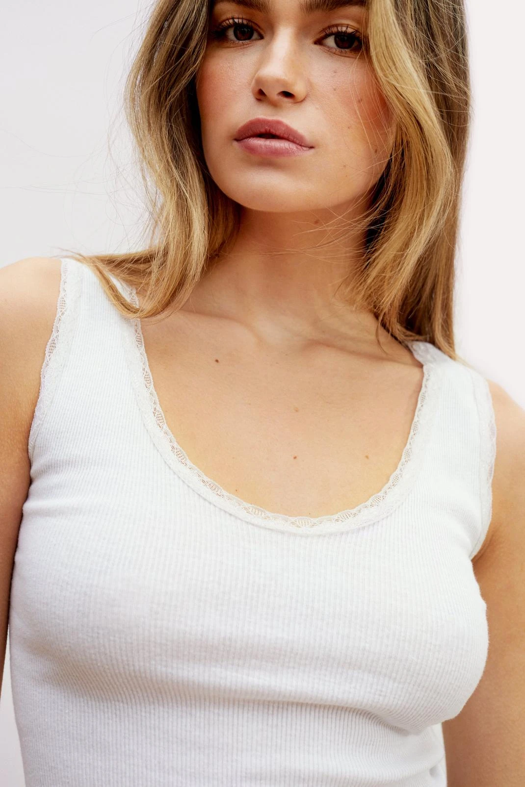 Ribbed Lace Trim Tank Top 7 Ribbed Lace Trim Tank Top - Image 5